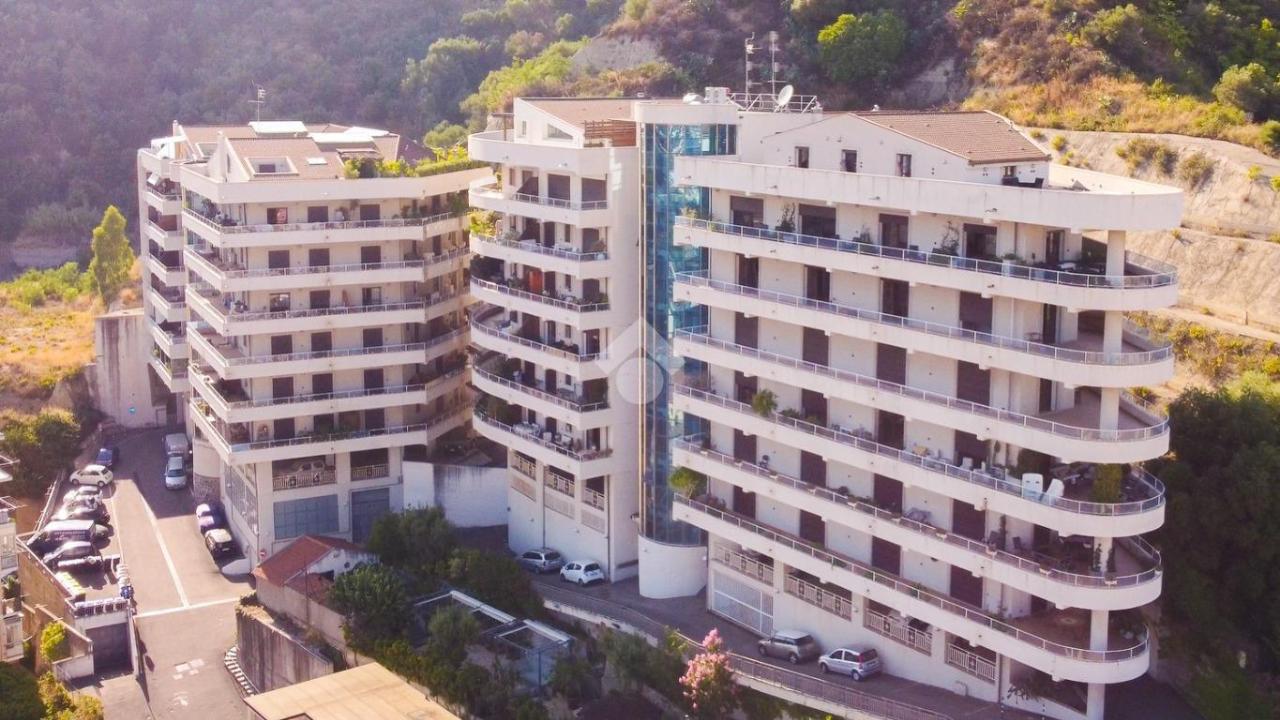 Magazzino in Deposito Viale Regina Margherita 5, Messina, {3} - Foto 1