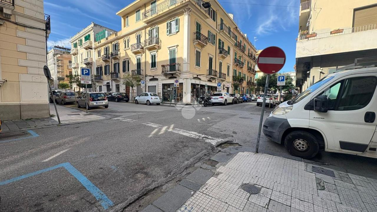 Negozio in Negozio Via Centonze 99, Messina, {3} - Foto 1