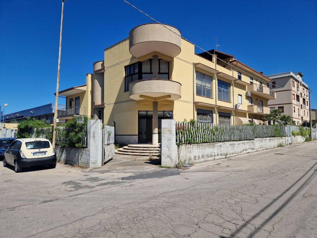 Negozio in Corso Carlo Marx, Misterbianco, {3} - Foto 1