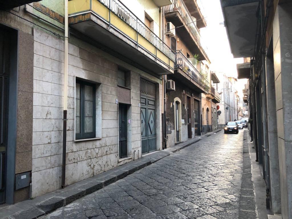 Palazzina commerciale in Via San Nicolò 145, Misterbianco, {3} - Foto 1