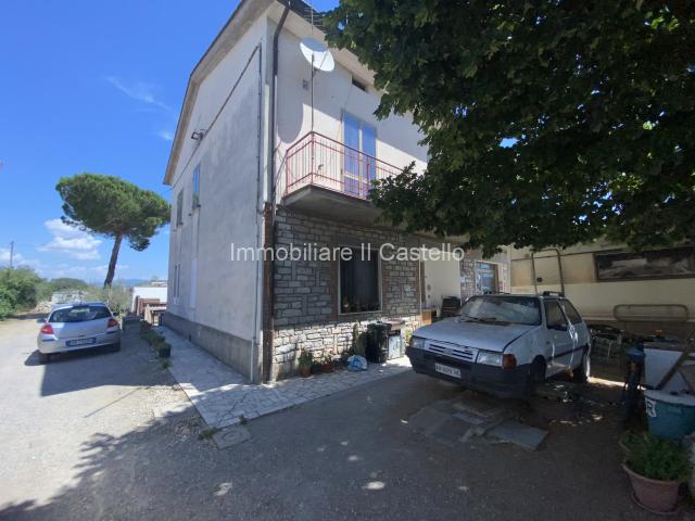 Detached house in Via Carducci, Castiglione del Lago - Photo 1