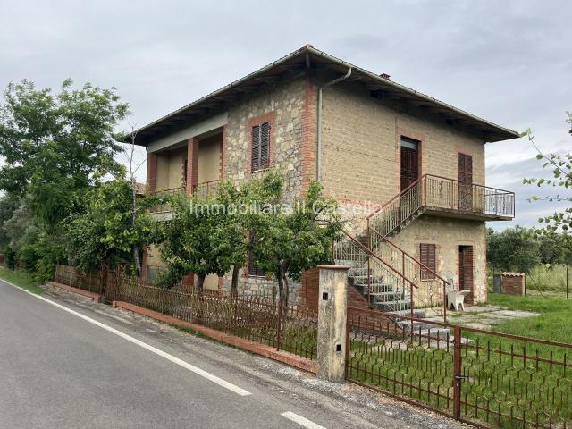 Detached house in Badia, Castiglione del Lago - Photo 1