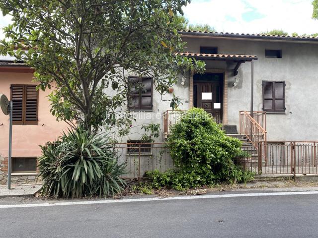 Terraced house in Via Partigiani, Castiglione del Lago - Photo 1