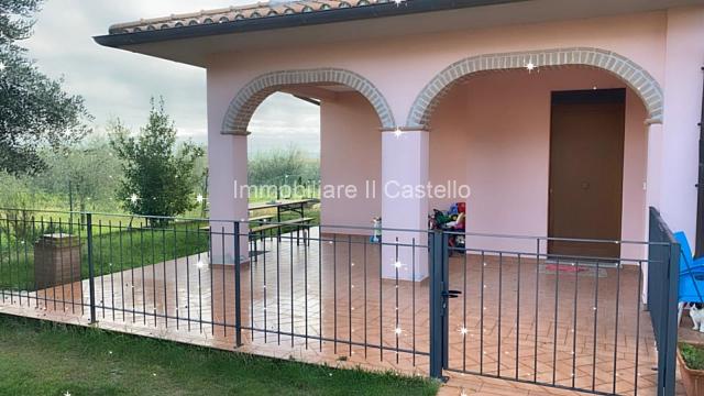 Terraced house in Via Nazionale, Castiglione del Lago - Photo 1