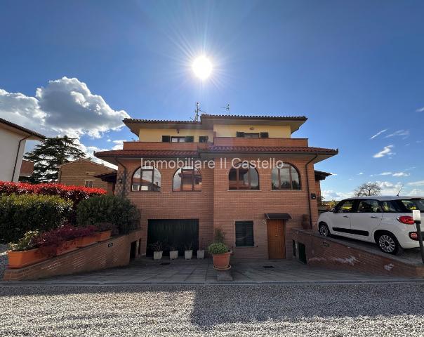 Terraced house in Via Trasimeno, Castiglione del Lago - Photo 1