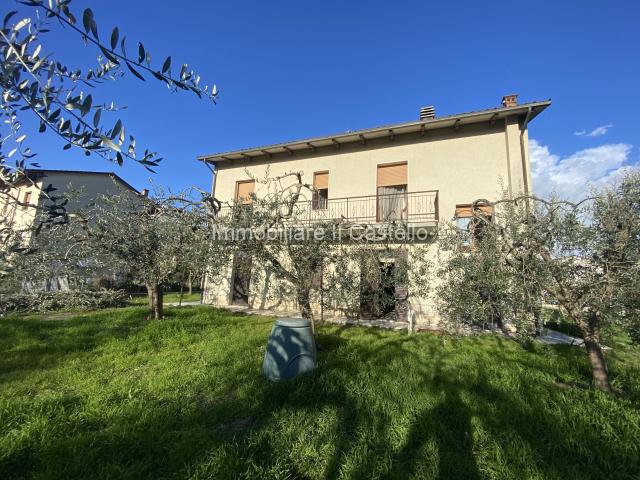 Detached house in Via Firenze, Castiglione del Lago - Photo 1