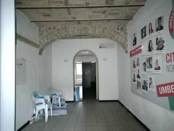 Negozio in Via Giuseppe Garibaldi, Umbertide, {3} - Foto 2