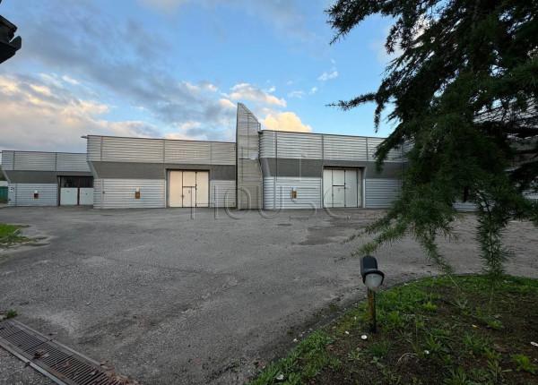 Negozio in Strada Statale 3 Bis Tibe, San Giustino, {3} - Foto 1