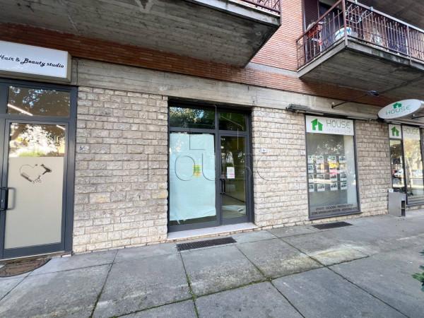 Negozio in Via Unità d'Italia, Umbertide, {3} - Foto 1