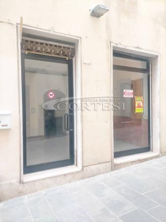 Negozio in , Umbertide, {3} - Foto 1