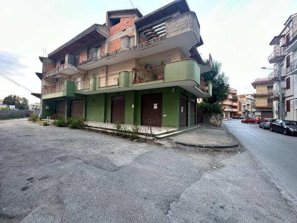 Negozio in Via Benedetto Cairoli 169, Barcellona Pozzo Di Gotto, {3} - Foto 1