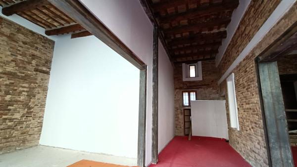 Negozio in Piazza Giacomo Leopardi, Recanati, {3} - Foto 2