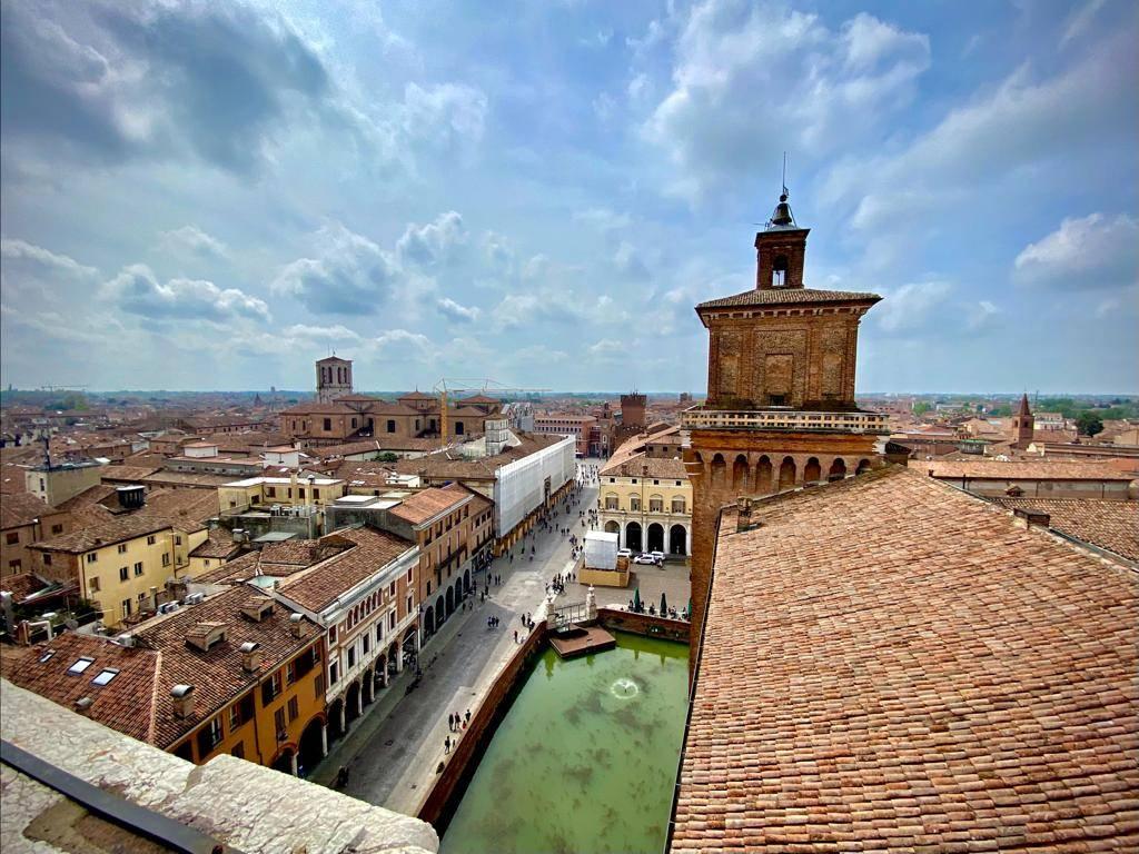 Esercizio commerciale in Corso della Giovecca, Ferrara, {3} - Foto 2