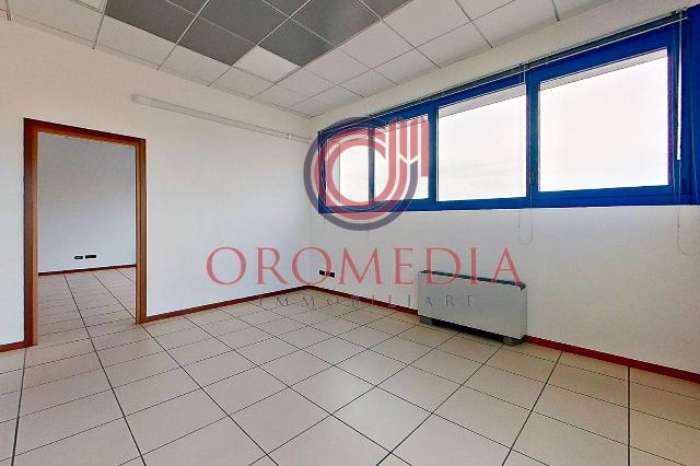 Shared office in Via Campagnola 40, Bergamo - Photo 1