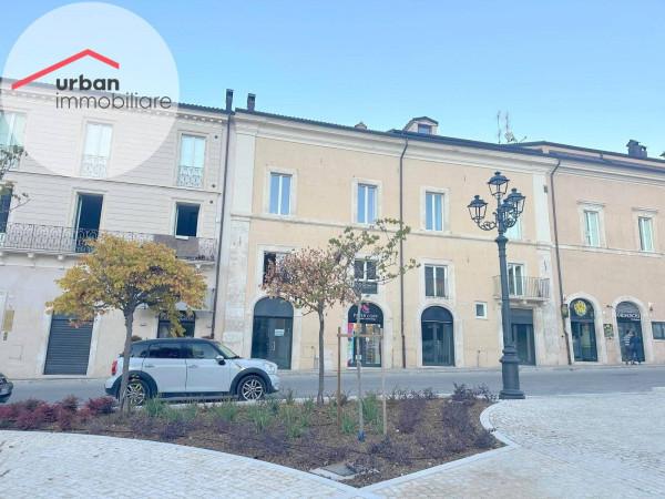 Negozio in Piazza Palazzo, L'Aquila, {3} - Foto 1