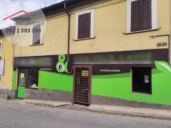 Negozio in Viale della Croce Rossa, L'Aquila, {3} - Foto 2