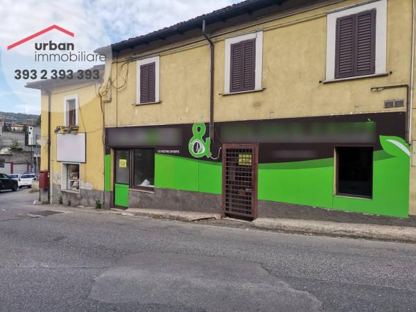 Negozio in Viale della Croce Rossa, L'Aquila, {3} - Foto 1