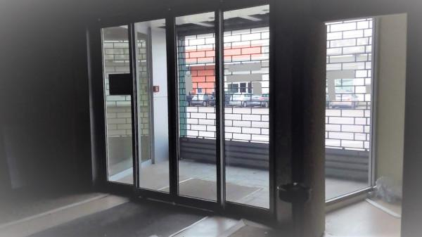 Negozio in Strada Statale del Sempione 144, Busto Arsizio, {3} - Foto 2