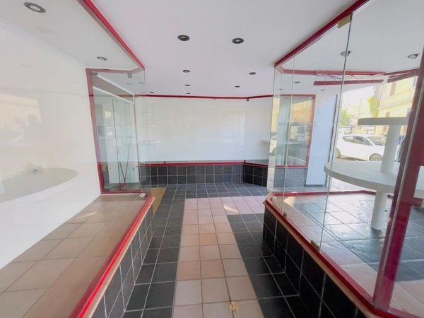 Negozio in Via Gian Lorenzo Bernini, Civitavecchia, {3} - Foto 2