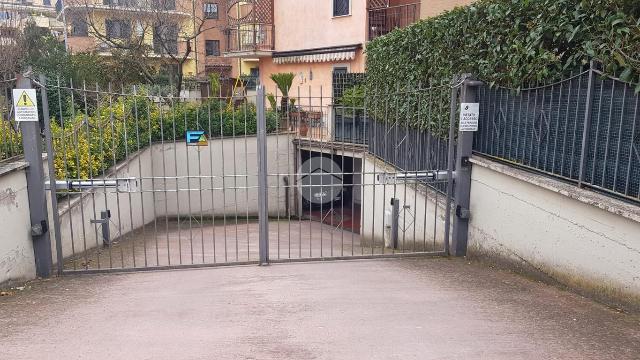 Garage or car box in Via Caracalla 39, Guidonia Montecelio - Photo 1