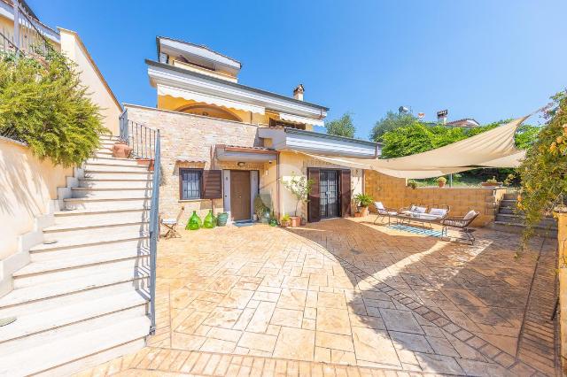 Villa in Via di Carcibove 38, Guidonia Montecelio - Foto 1