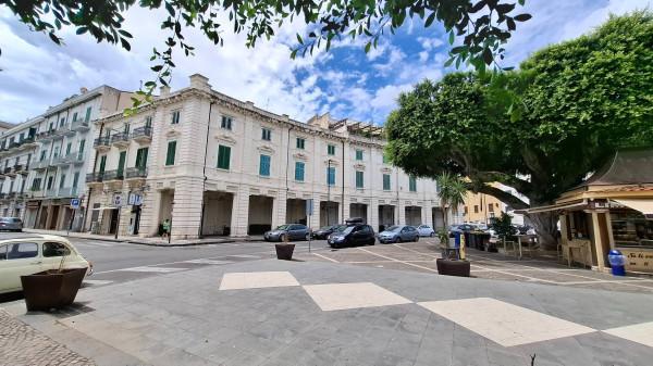 Negozio in Piazza Francesco Lo Sardo 19, Messina, {3} - Foto 1