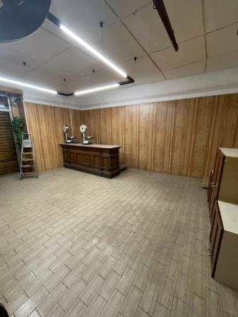 Negozio in Piazza Opizzo Malaspina 13, Tortona, {3} - Foto 1