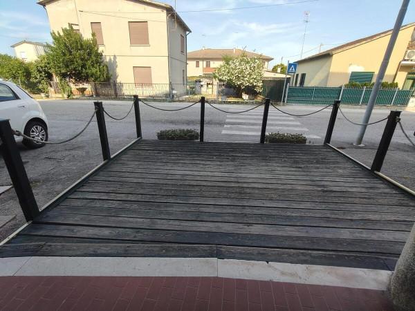 Negozio in Via Giuseppe Garibaldi, Taglio Di Po, {3} - Foto 2