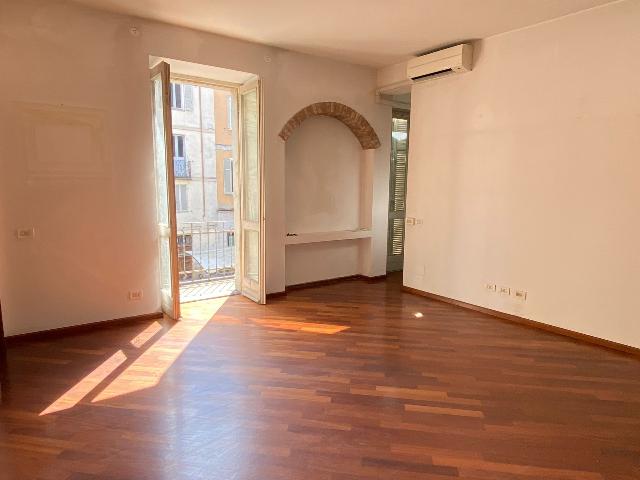 Apartament in {3}, Piazza Santo Stefano 9 - Photo 1