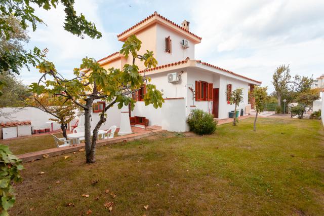 Mansion in Via del Pettirosso, San Teodoro - Photo 1