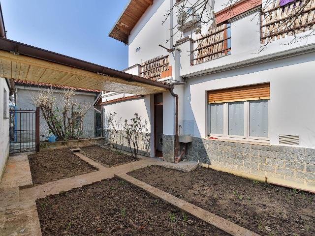 Detached house in Via Aldo Motta 131, Vimercate - Photo 1