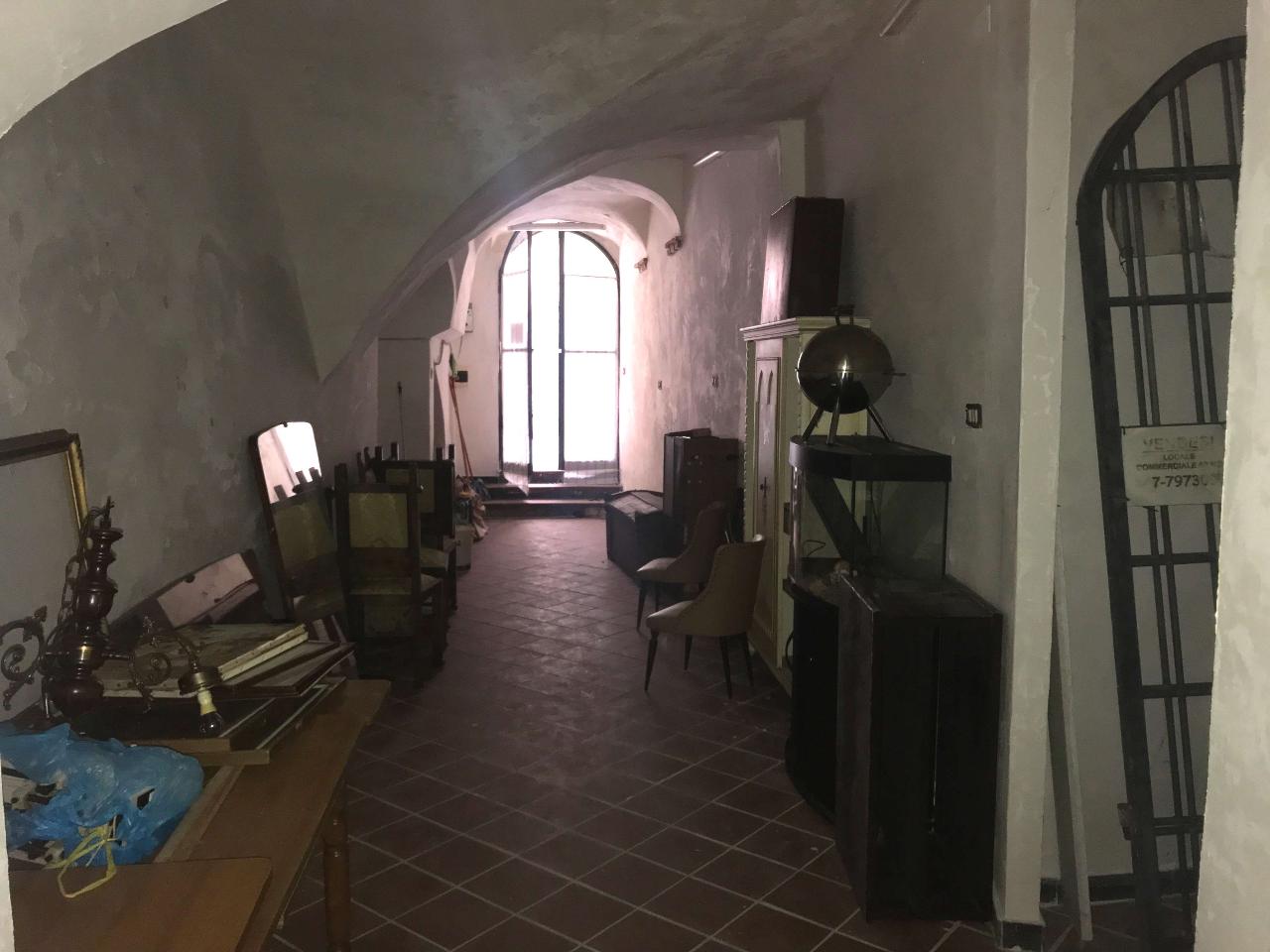 Negozio in Via Roma, Borghetto Santo Spirito, {3} - Foto 2