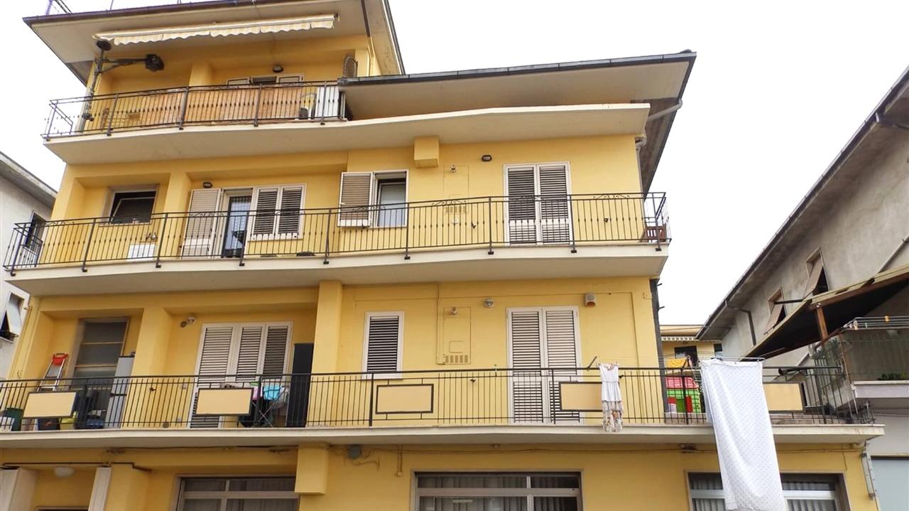 Negozio in Via l. Paolucci, 14, 63076, Monteprandone, {3} - Foto 2