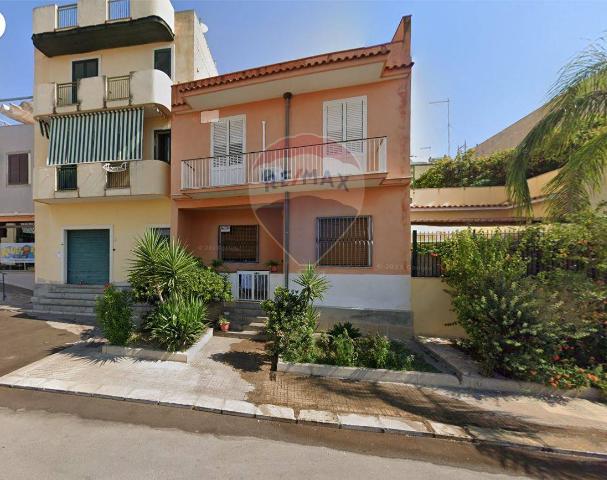 Detached house in Piazza San Sebastiano 4, Avola - Photo 1