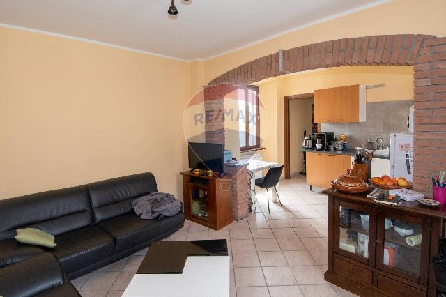 2-room flat, Casale Litta - Photo 1