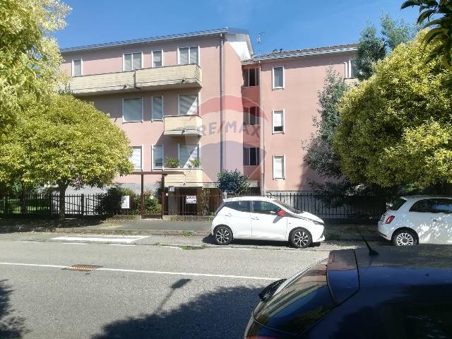 3-room flat in Via delle Candie 25, Cassano Magnago - Photo 1