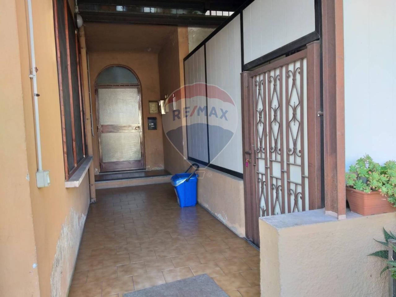Negozio in , Vergiate, {3} - Foto 2
