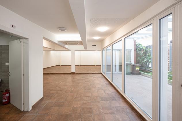 Palazzina commerciale in Viale Tica 125, Siracusa, {3} - Foto 1