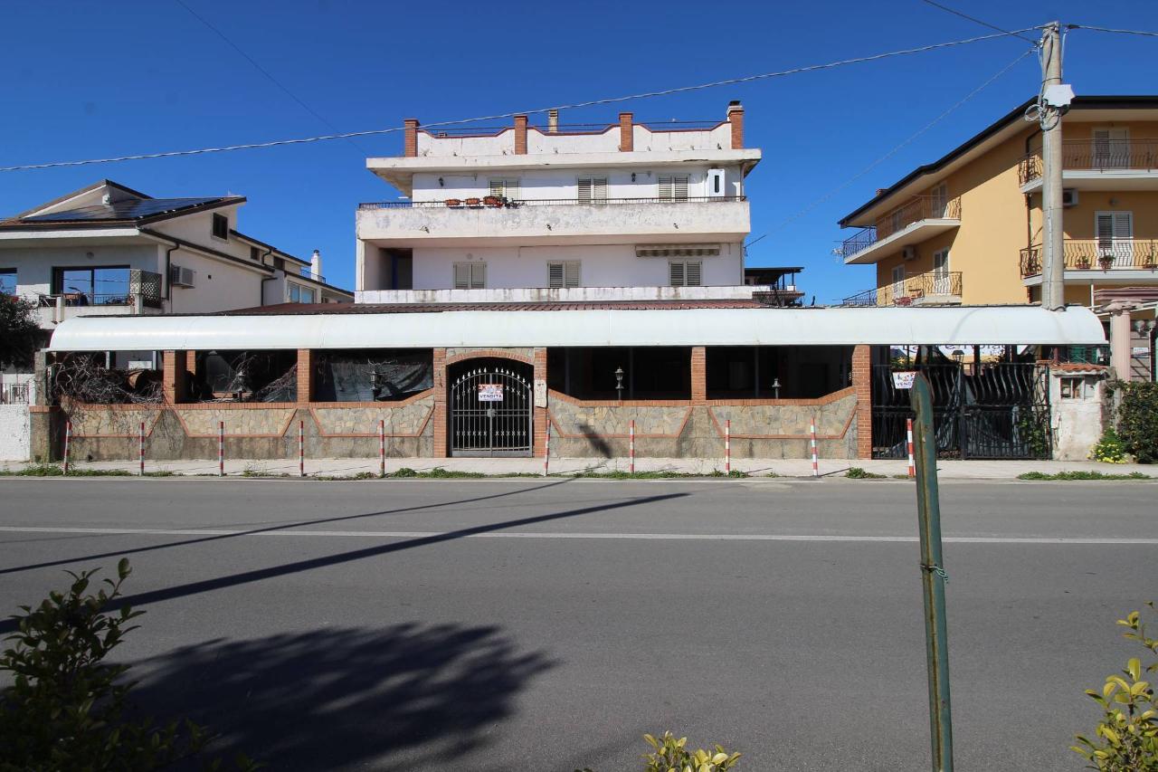 Negozio in Via Nazionale 49-51, Montepaone, {3} - Foto 1