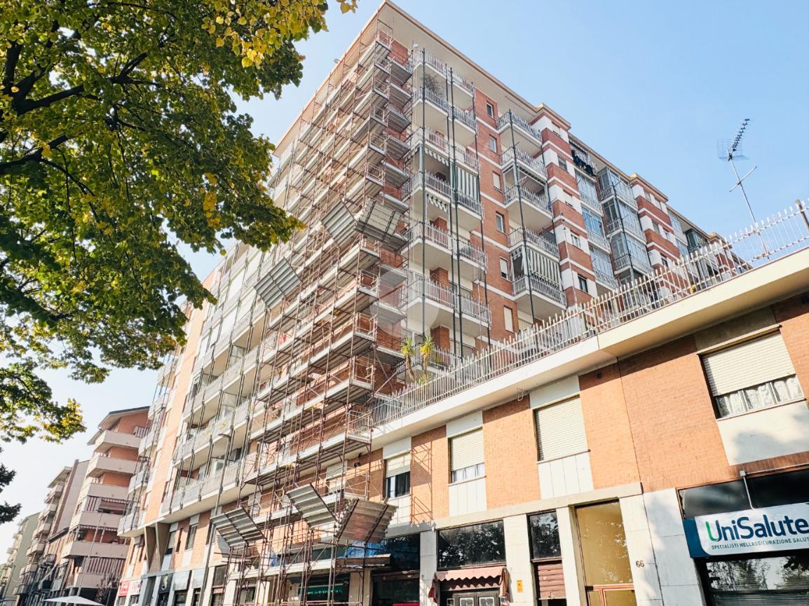 Negozio in Via Verolengo 68, Torino, {3} - Foto 1