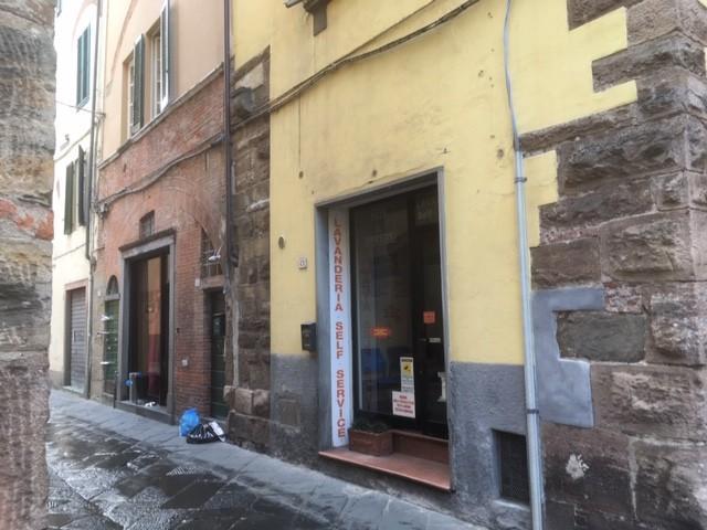 Locale commerciale in , Lucca, {3} - Foto 1