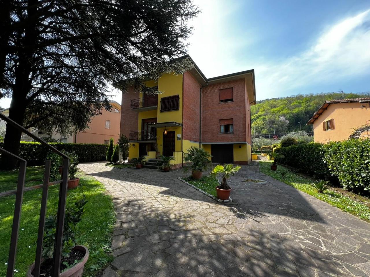 casa indipendente in vendita a Lucca in zona Ponte a Moriano