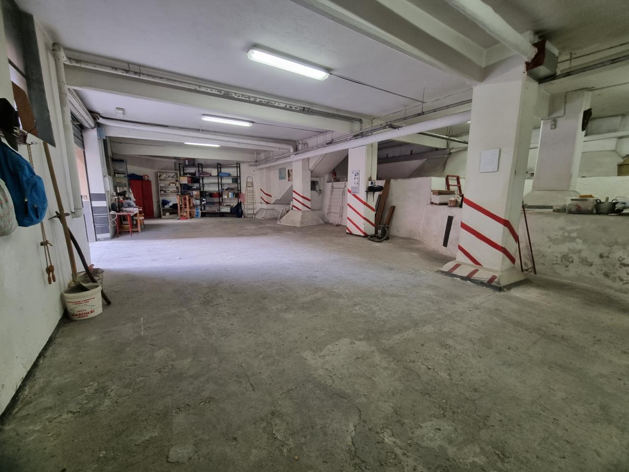 Magazzino in Via Giuseppe Bertuccioni 34, Genova, {3} - Foto 2