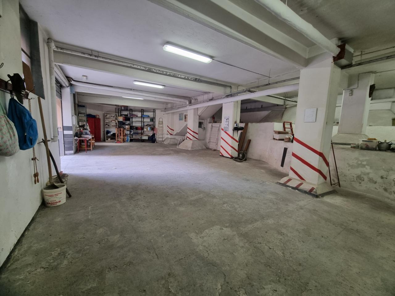 Magazzino in Via Giuseppe Bertuccioni 34, Genova, {3} - Foto 1