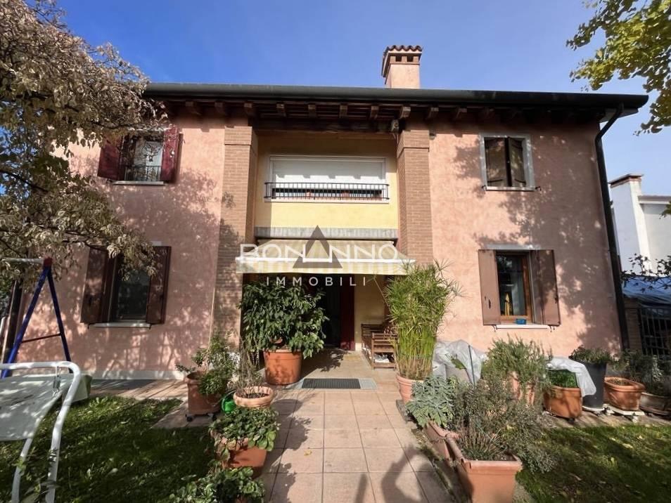 Villa in vendita a Castelfranco Veneto