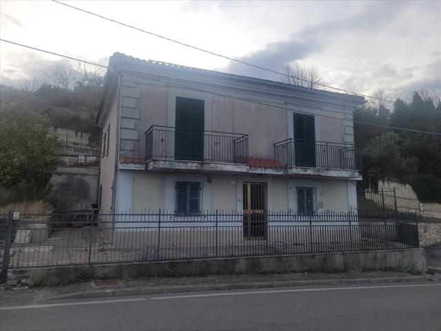 Casa indipendente in Strada per Popoli, Chieti - Foto 1