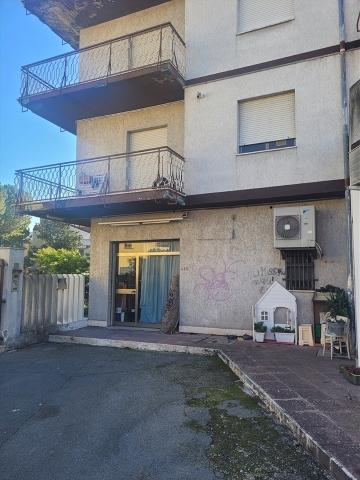 Geschäftsraum in Chieti Viale Benedetto Croce 442, Chieti - Foto 1