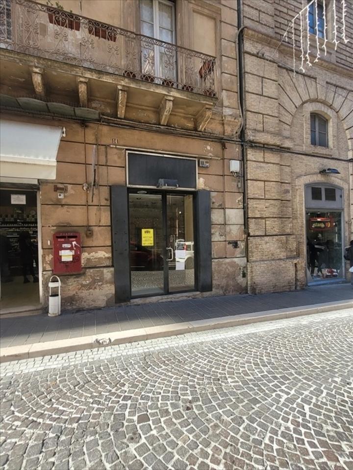 Locale commerciale in Corso Marrucino 14, Chieti, {3} - Foto 1