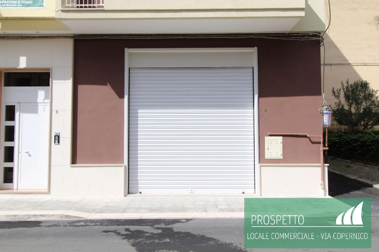 Palazzina commerciale in Via Copernico 6, Mesagne, {3} - Foto 1