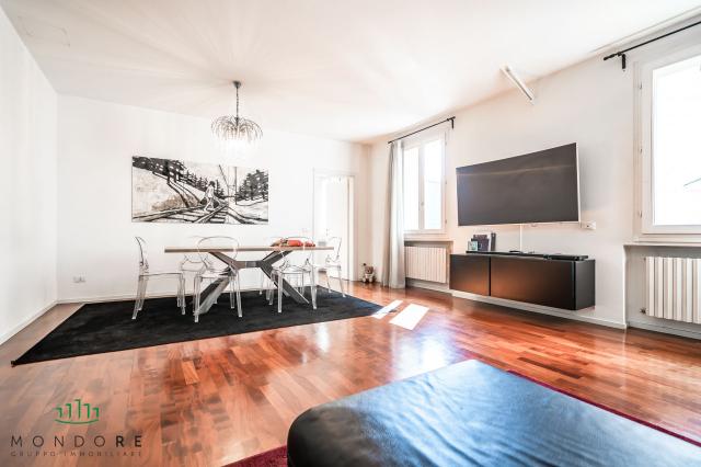 4-room flat in Via Ugo Bassi, Bologna - Photo 1